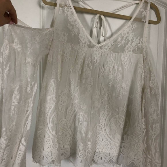 A&F Lace Off The Shoulder Top - Picture 2 of 5